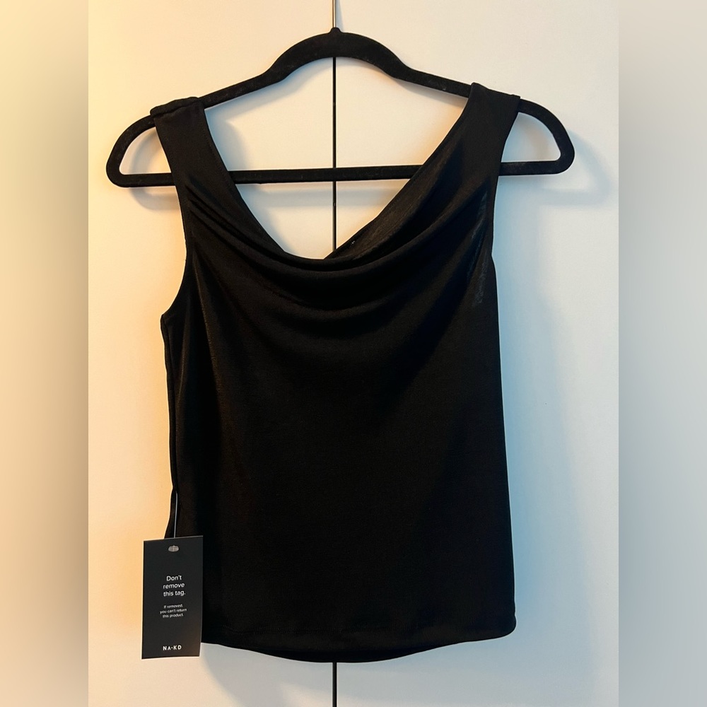 NA-KD black off shoulder, crowl neck blouse